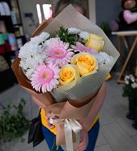 Букет цветов из:  Герберы, Розы и Хризантемы в Буздяке