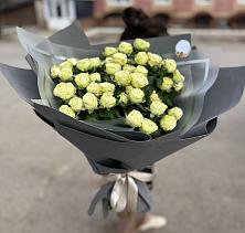 Букет Белые кустовые розы Солинеро в Буздяке